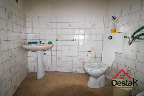 Loja para arrendar no centro de Viseu