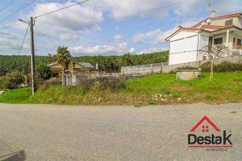 Terreno com 669 m², projeto aprovado e fundações edificadas, a 5 minutos da cidade
