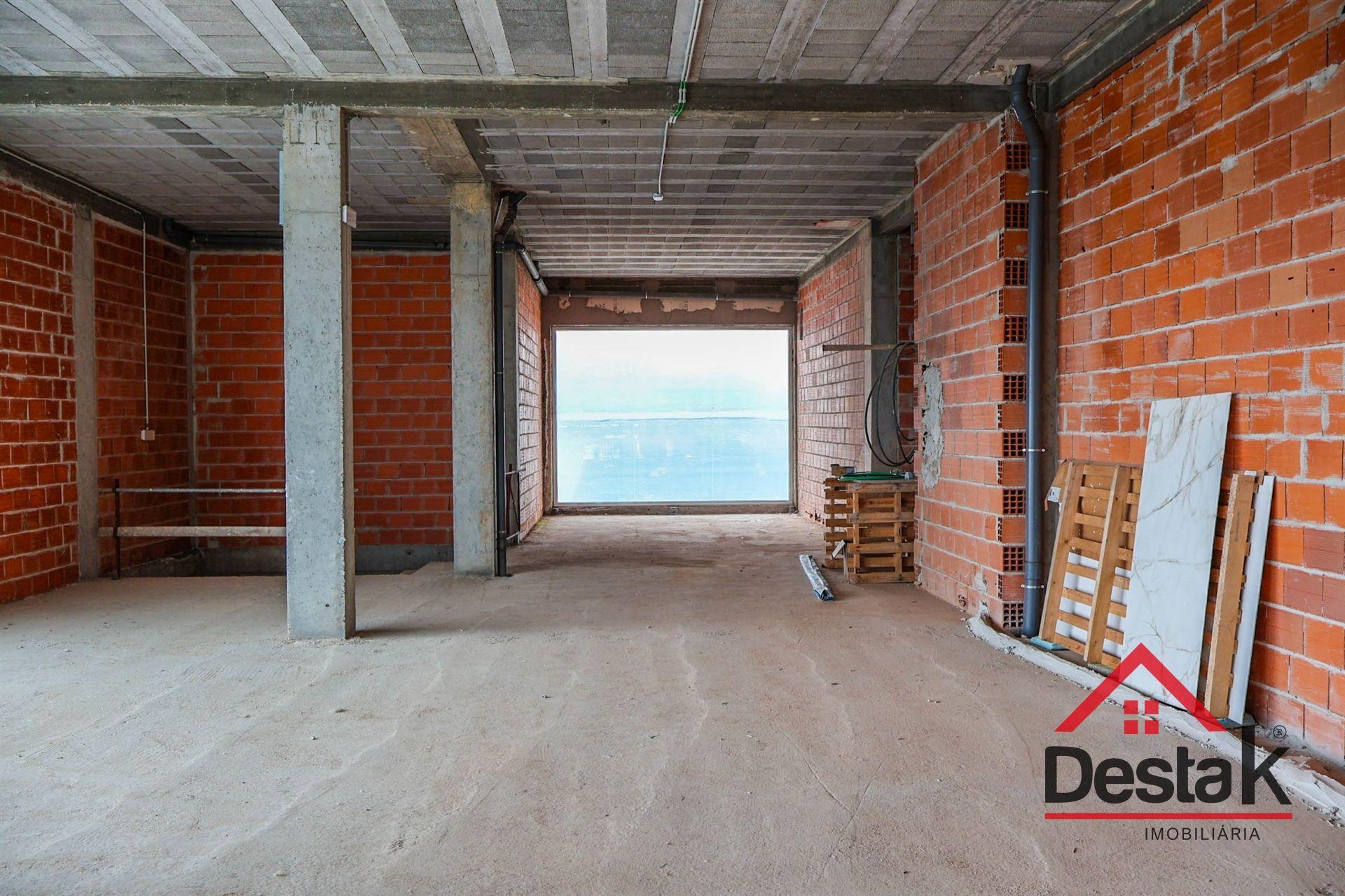 Loja para venda em Viseu, com área bruta de 324m²