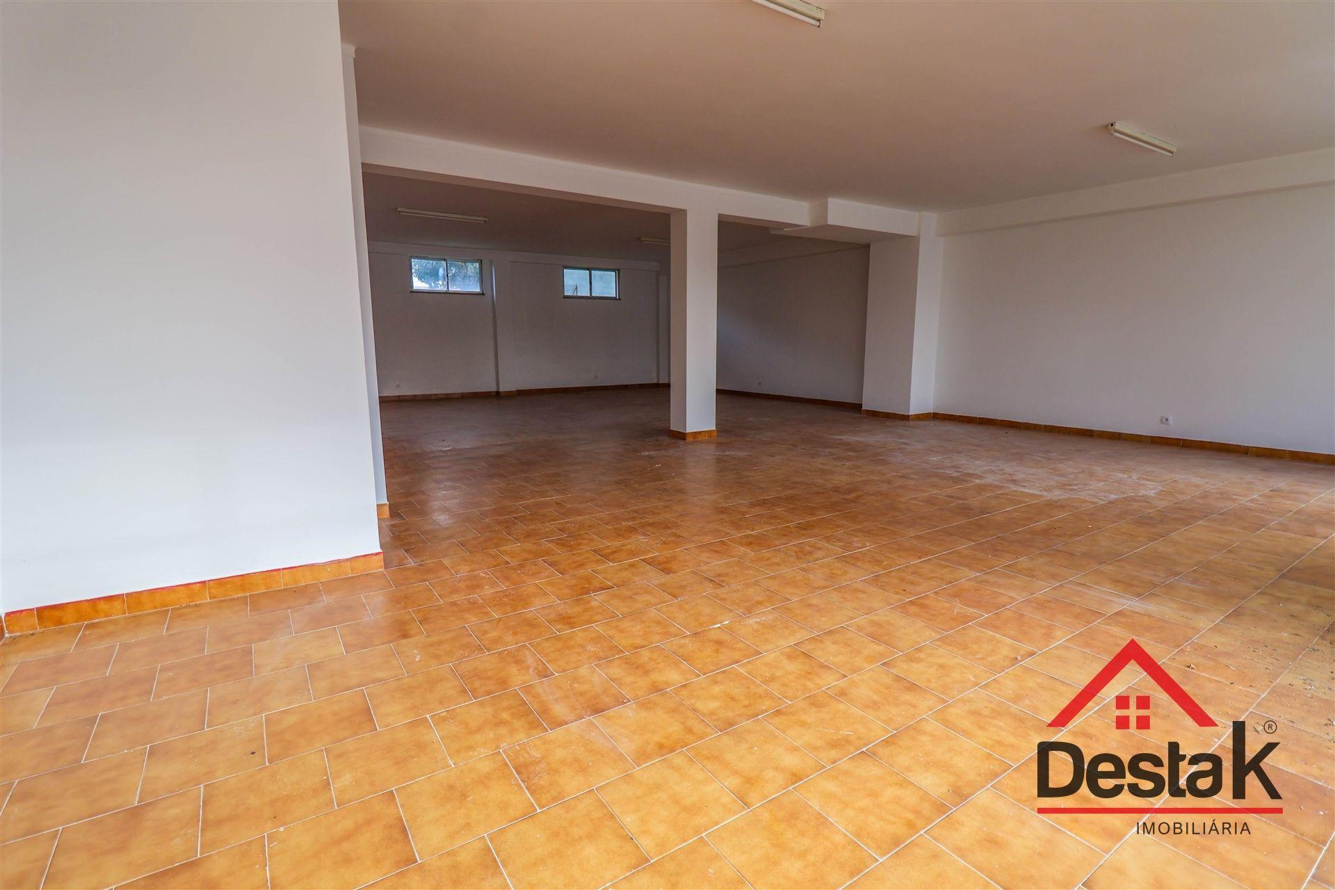 Loja com Potencial de Investimento e Transformação em Habitação