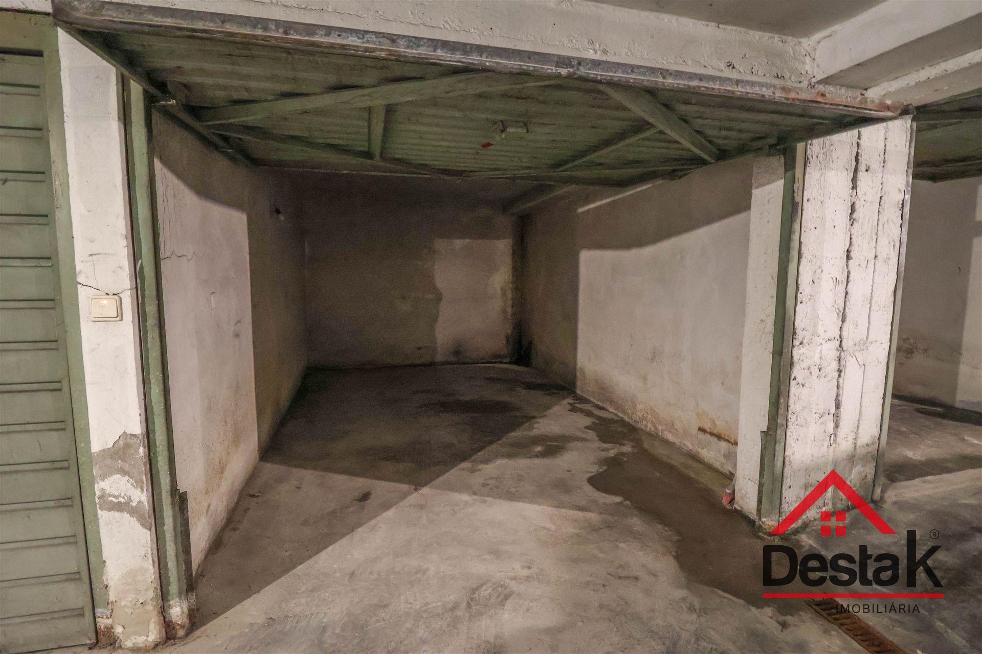 Garagens à Venda no Centro de Viseu