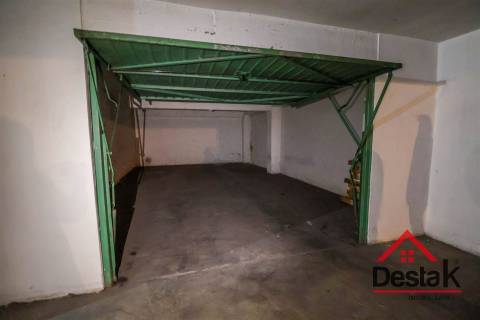 Garagens à Venda no Centro de Viseu