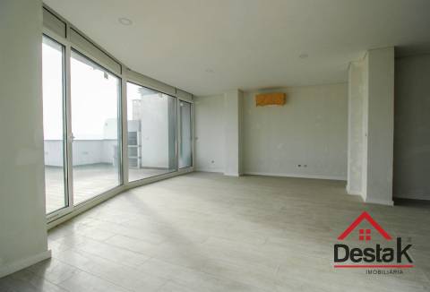 Apartamento T3+1 com terraço em Viseu