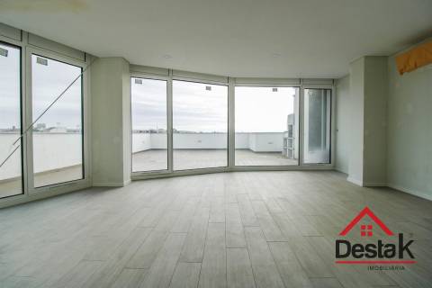 Apartamento T3+1 com terraço em Viseu
