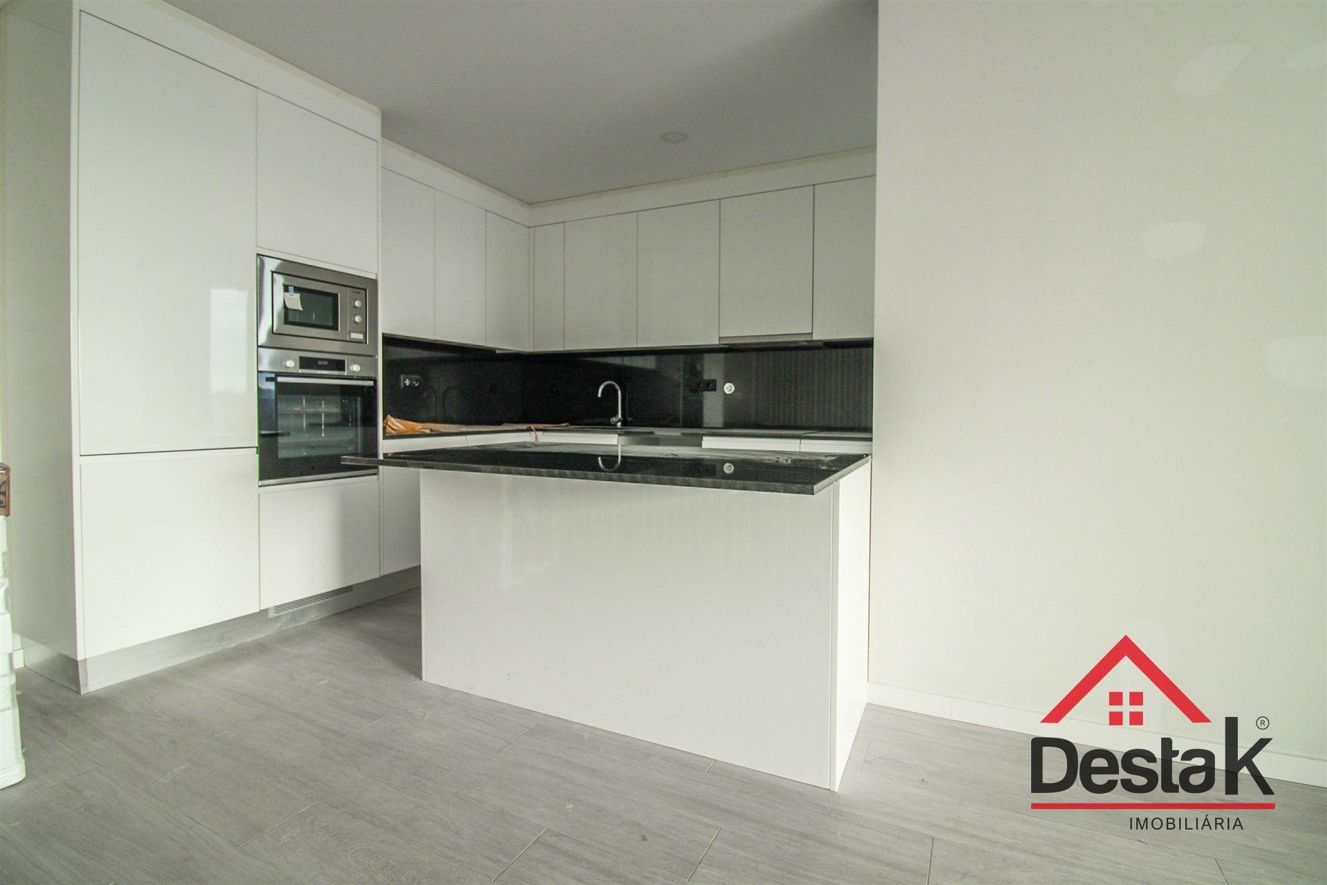 Apartamento T3+1 com terraço em Viseu