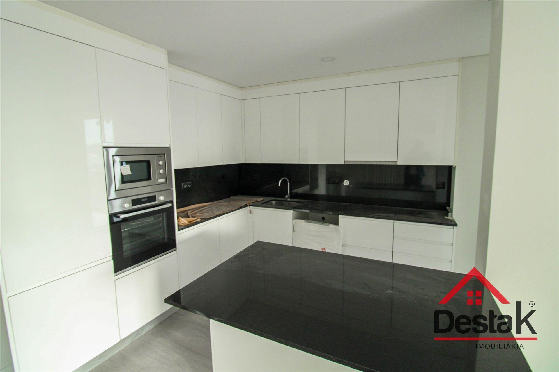 Apartamento T3+1 com terraço em Viseu