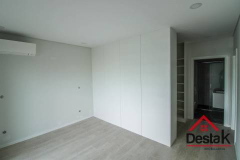 Apartamento T3+1 com terraço em Viseu