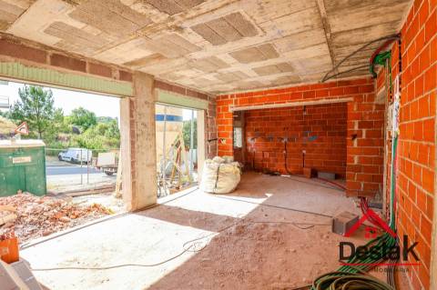 Apartamento T3 para venda na zona de Viseu com data prevista a concluir em 2027.
