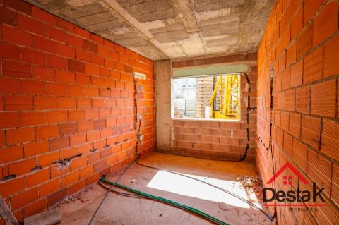 Apartamento T3 para venda na zona de Viseu com data prevista a concluir em 2027.