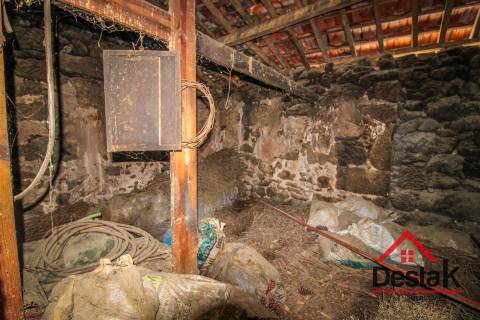 Moradia em Pedra para reconstrução