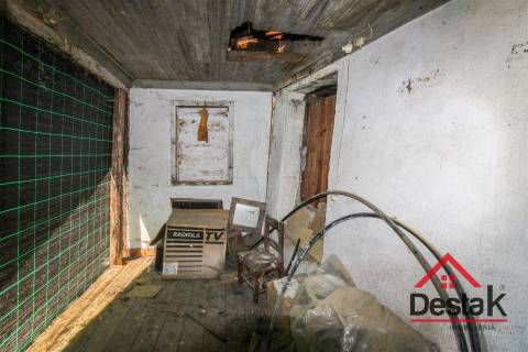 Moradia em Pedra para reconstrução