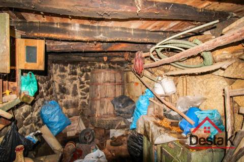 Moradia em Pedra para reconstrução