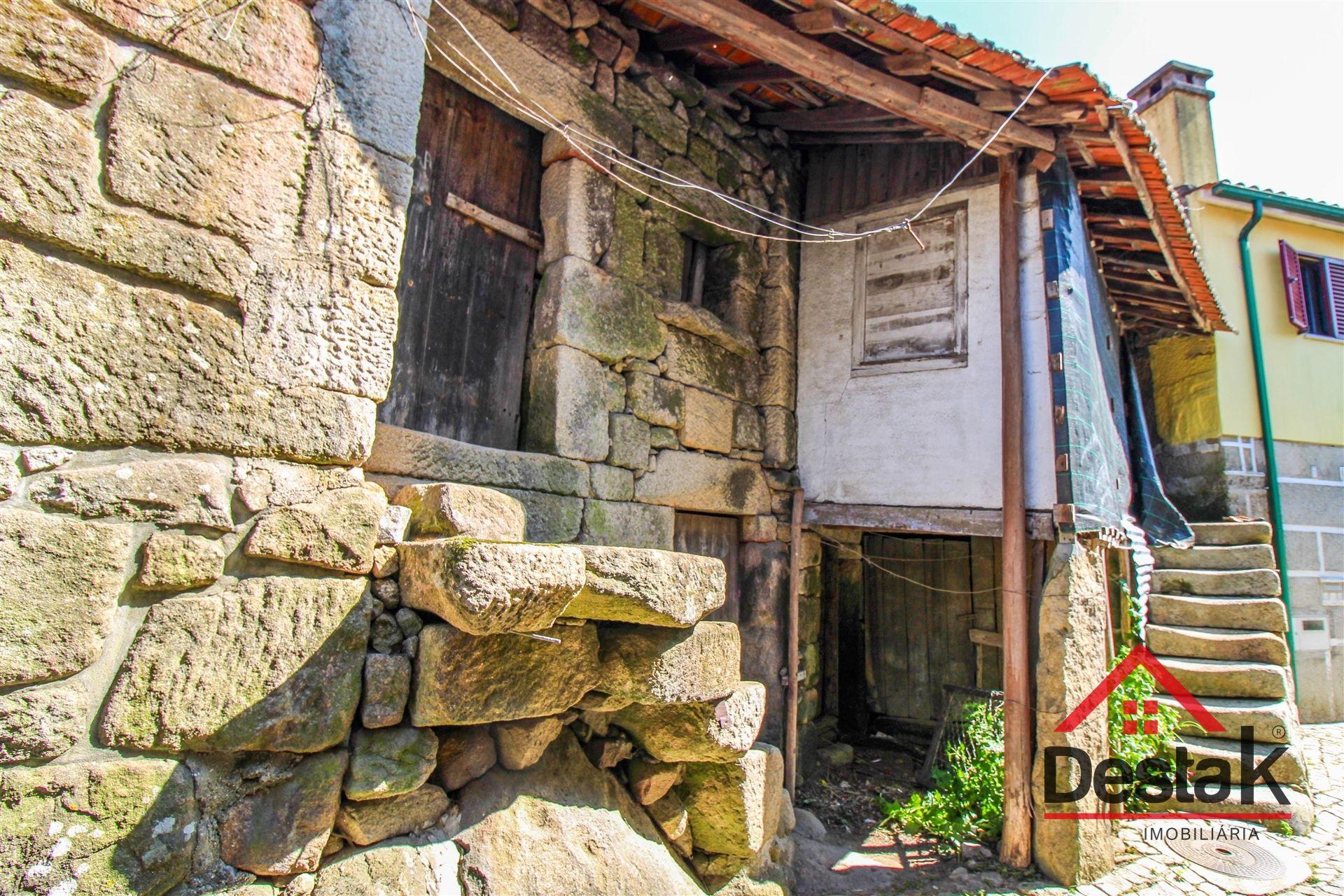 Moradia em Pedra para reconstrução