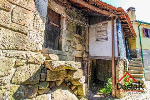 Moradia em Pedra para reconstrução