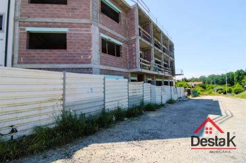 Apartamento T2 duplex em construção