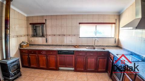 Apartamento T3 sito em Tondela