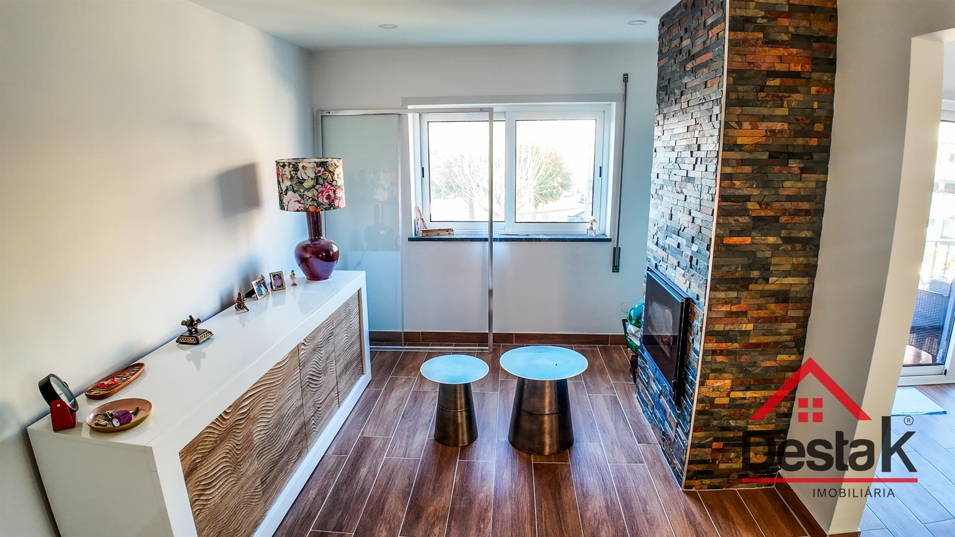 Apartamento T3 sito em Tondela