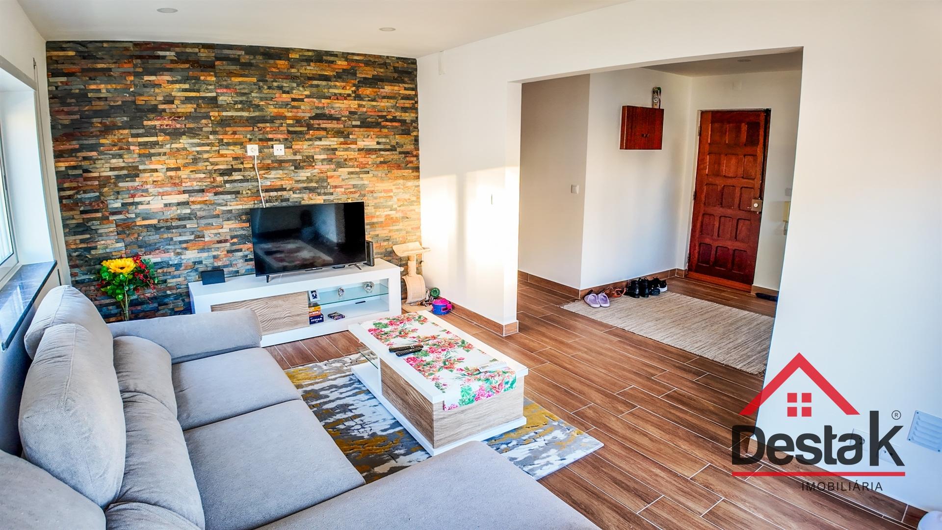 Apartamento T3 sito em Tondela
