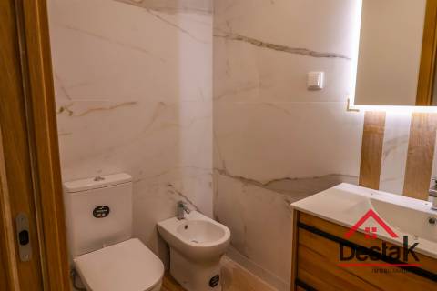 Apartamento T2 remodelado para venda em Viseu