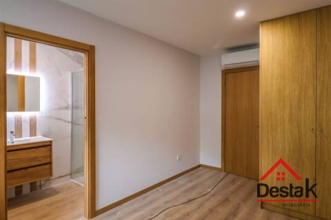 Apartamento T2 remodelado para venda em Viseu