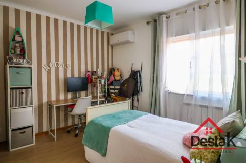 Fantástica Moradia V4 para venda em Viseu