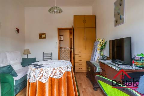 Apartamento T4 remodelado em Viseu