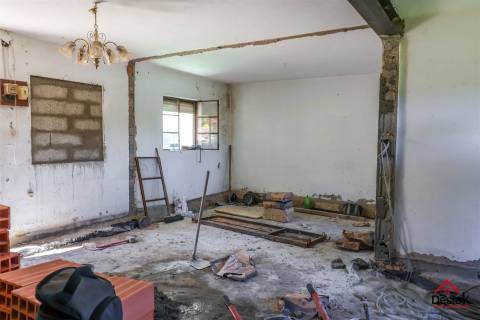 Moradia Geminada V4 para remodelar