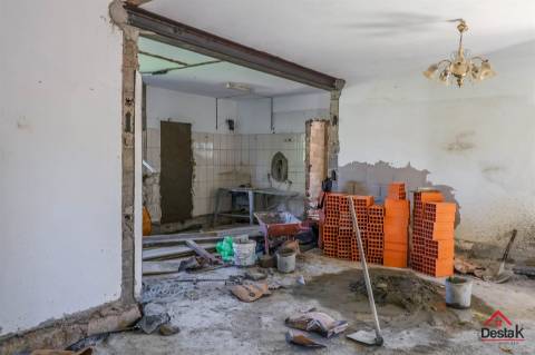 Moradia Geminada V4 para remodelar