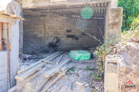 Moradia Geminada V4 para remodelar