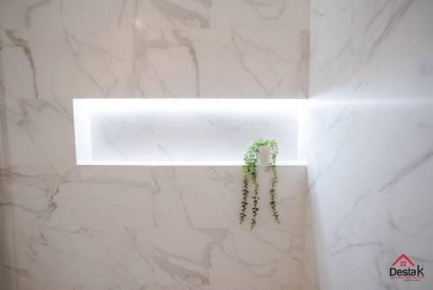 T3+1 DUPLEX Totalmente Renovado com Dois Pátios e Excelentes Áreas