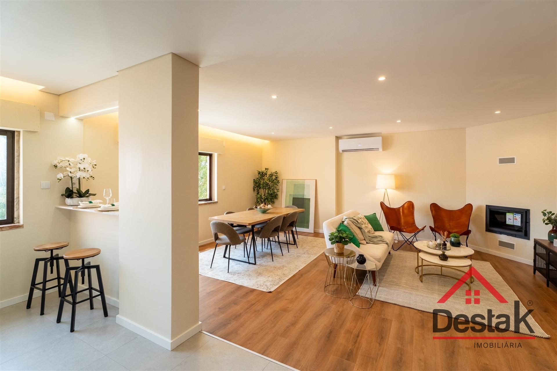 Apartamento T4 | Massamá | 154 m² | 6.º Andar com Elevador