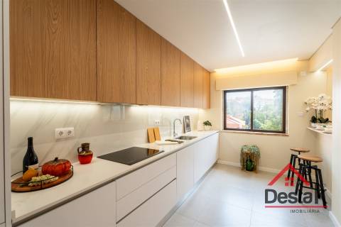 Apartamento T4 | Massamá | 154 m² | 6.º Andar com Elevador