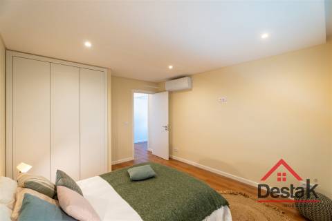 Apartamento T4 | Massamá | 154 m² | 6.º Andar com Elevador