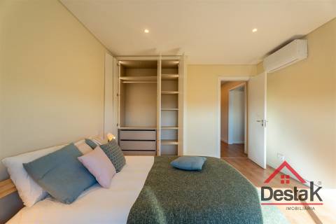 Apartamento T4 | Massamá | 154 m² | 6.º Andar com Elevador