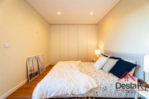Apartamento T4 | Massamá | 154 m² | 6.º Andar com Elevador