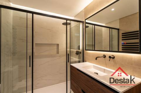 Apartamento T4 | Massamá | 154 m² | 6.º Andar com Elevador