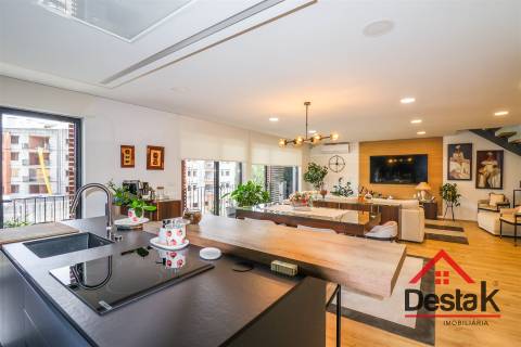 Apartamento T5 Duplex de Excelência na Avenida da Europa
