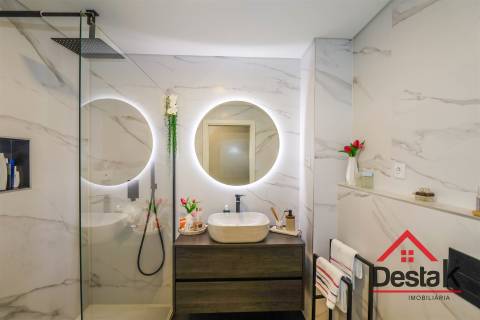 Apartamento T5 Duplex de Excelência na Avenida da Europa