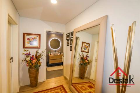 Apartamento T5 Duplex de Excelência na Avenida da Europa