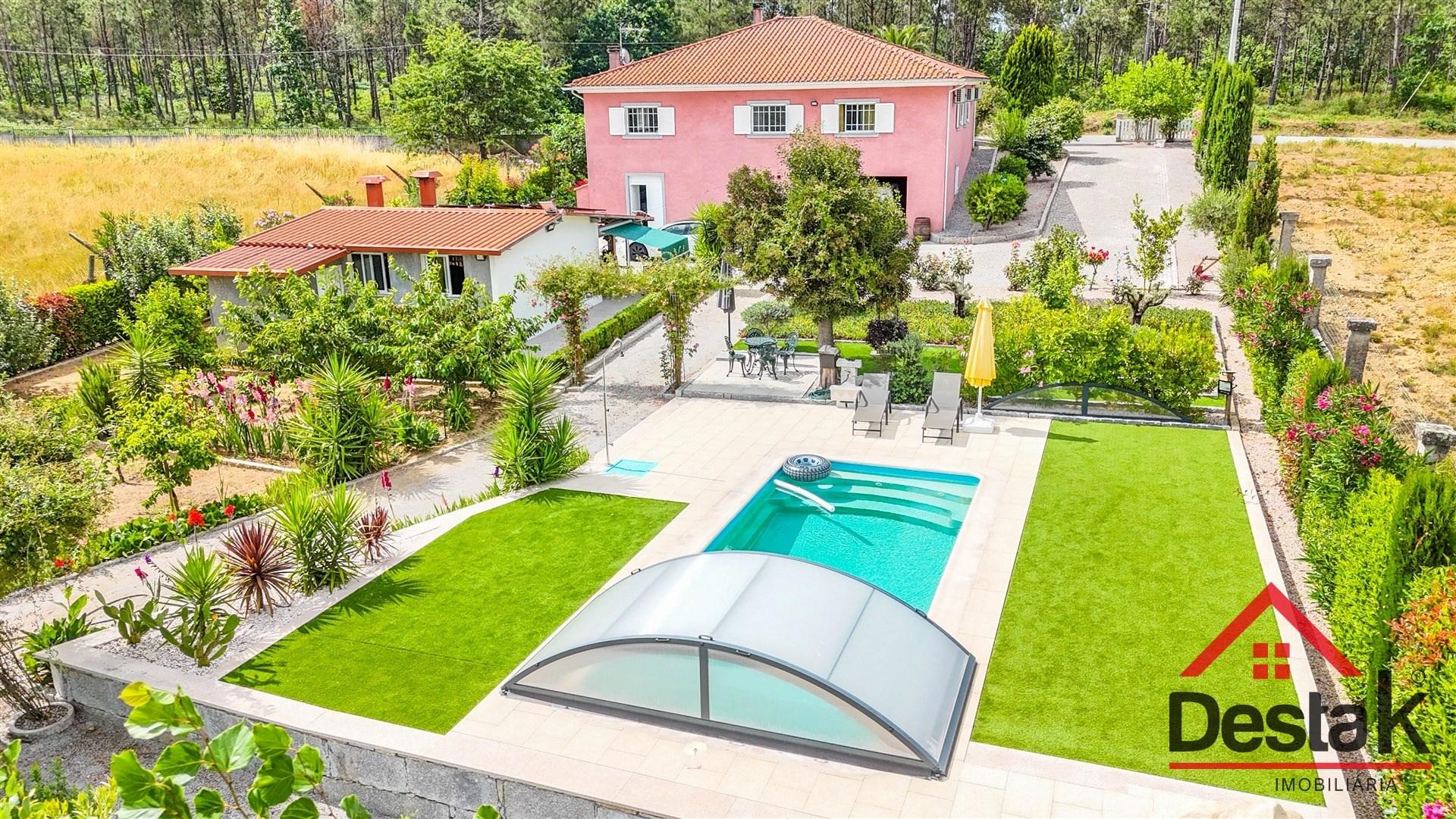 Moradia Isolada V3+1 com piscina em Viseu