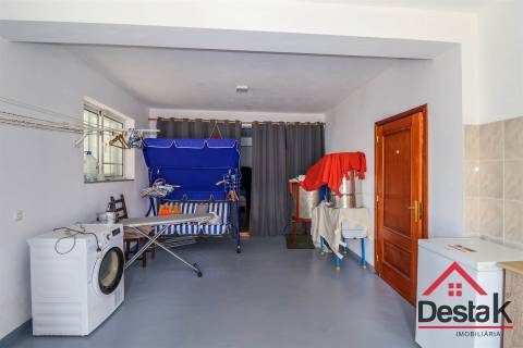 Moradia Isolada V3+1 com piscina em Viseu