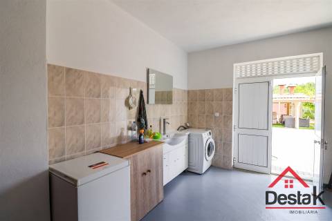 Moradia Isolada V3+1 com piscina em Viseu