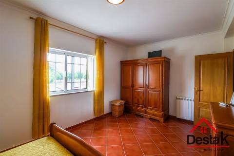 Moradia Isolada V3+1 com piscina em Viseu