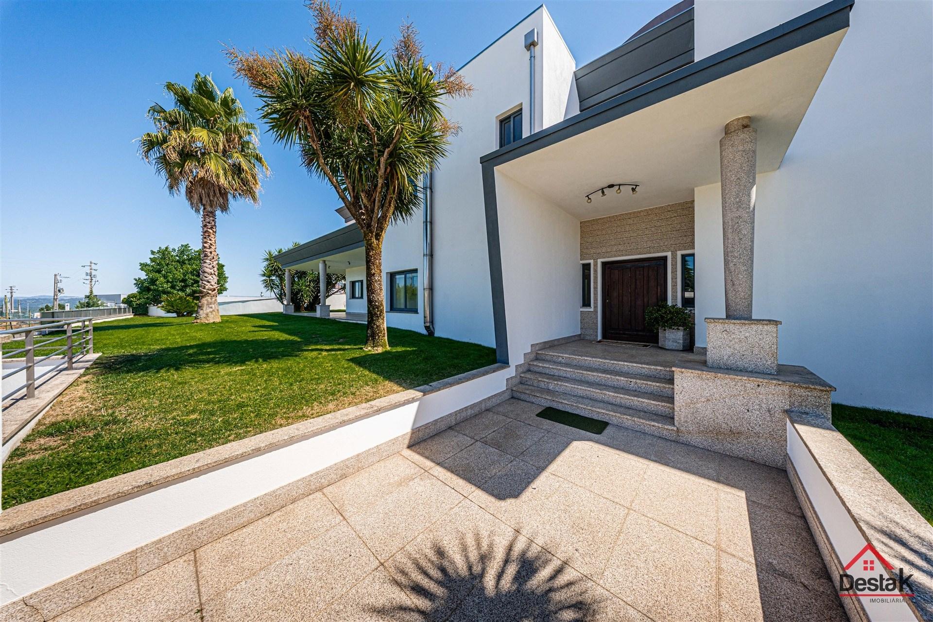 Moradia Isolada V6 com piscina em Viseu