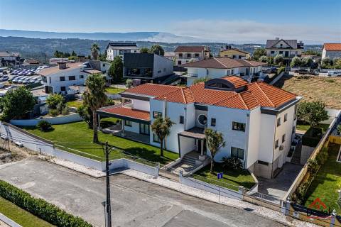 Moradia Isolada V6 com piscina em Viseu