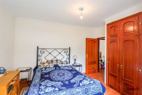 Apartamento T1 com Garagem e Ampla Varanda junto ao Hospital de Viseu