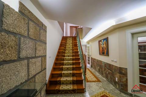Magnífica Casa Senhorial com Séculos de História no Coração do Dão