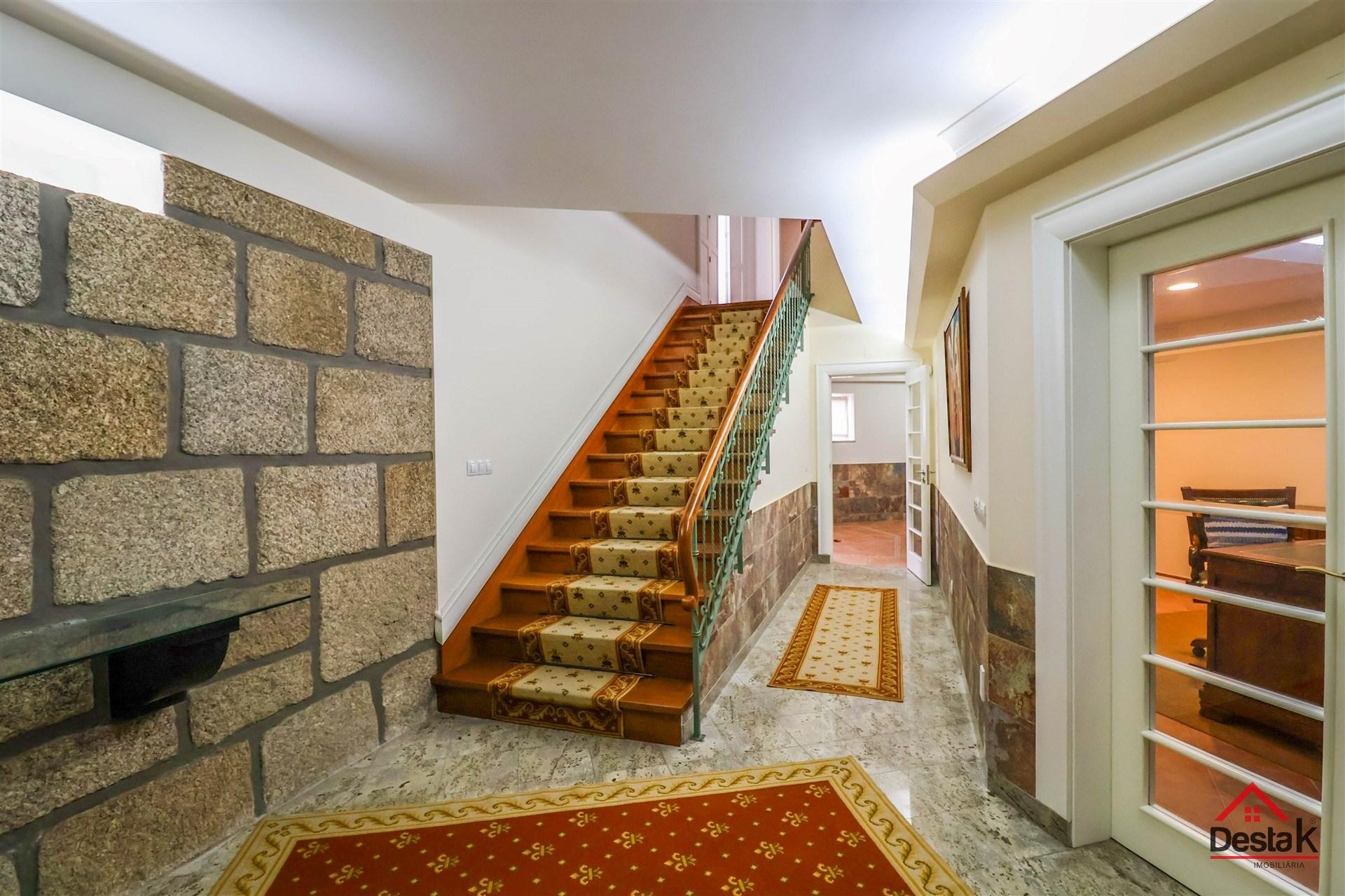 Magnífica Casa Senhorial com Séculos de História no Coração do Dão
