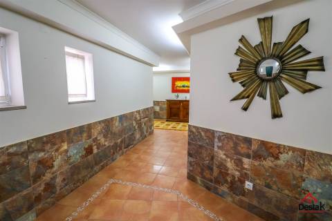 Magnífica Casa Senhorial com Séculos de História no Coração do Dão