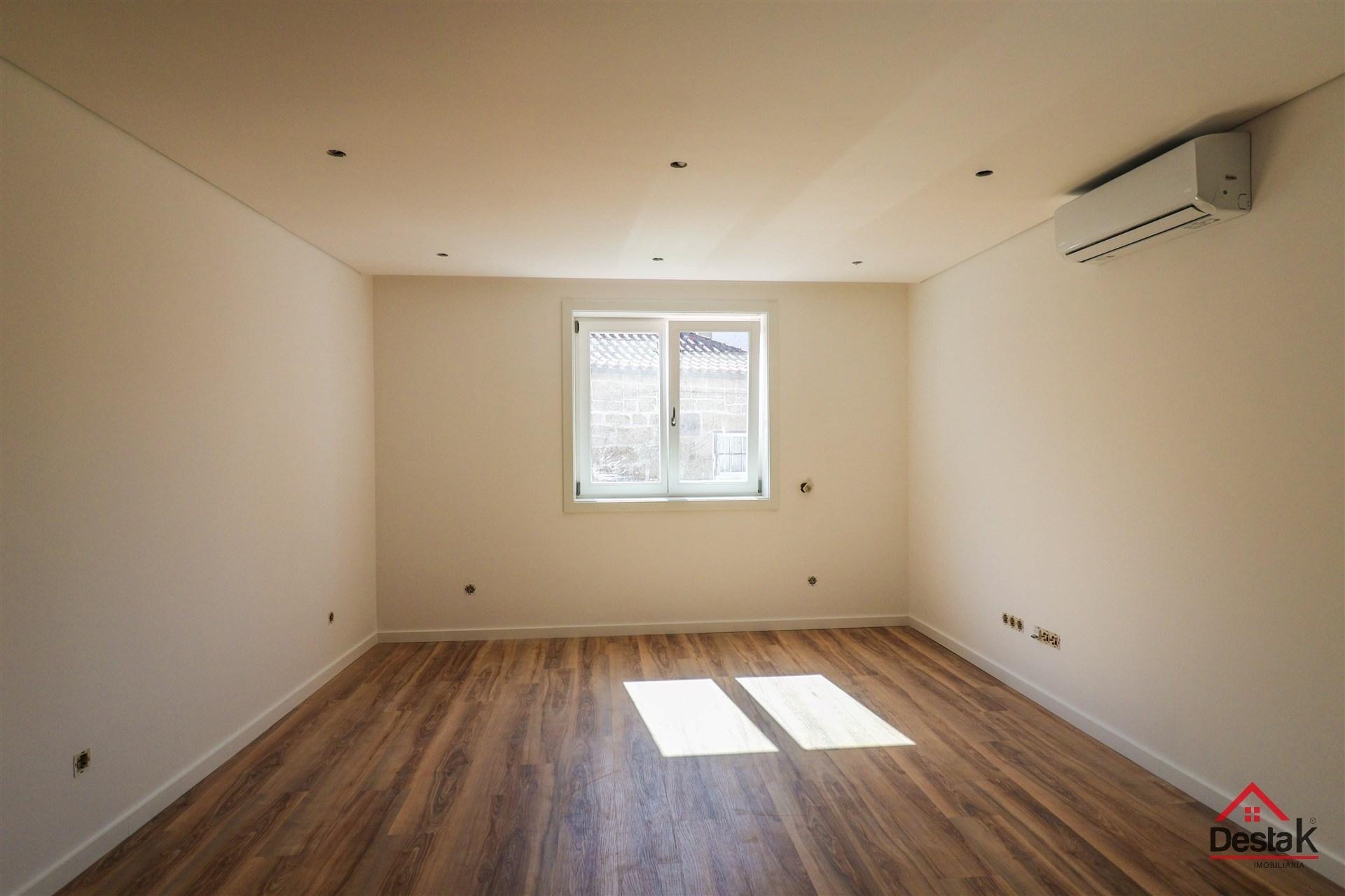 Apartamento T2 novo no Centro de Viseu